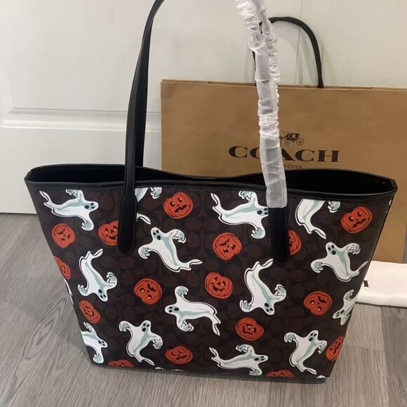 Coach Halloween Print Tote Bag, Size 33x16x29cm - Picture 3 of 9